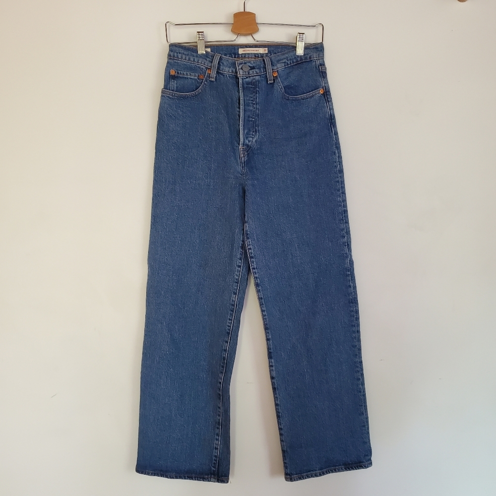 Levi's ribcage jeans